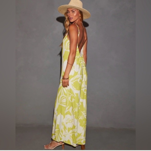Vici Wide Leg Jumpsuit Sz XL Lime Green Cream Low Back Floral Resort Beach Vacay - Picture 2 of 11